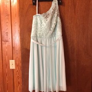 Mint David’s Bridal bridesmaid dress